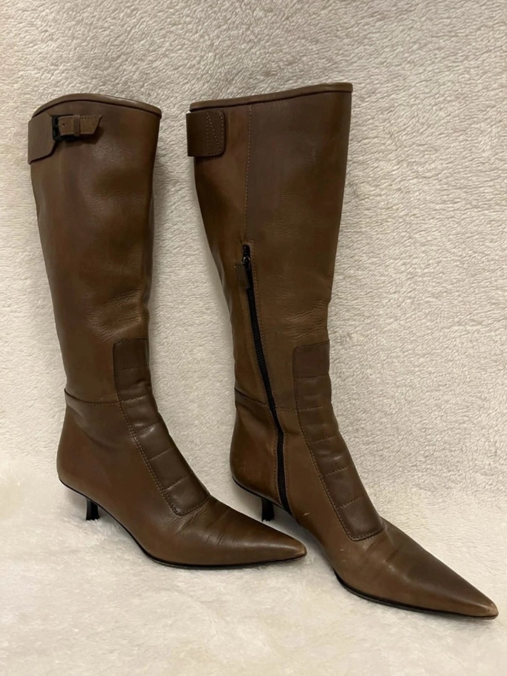 GUCCI Women's Brown Leather Tall Boot Pointed Toe Kitten Heel Buckle   Size 7B.